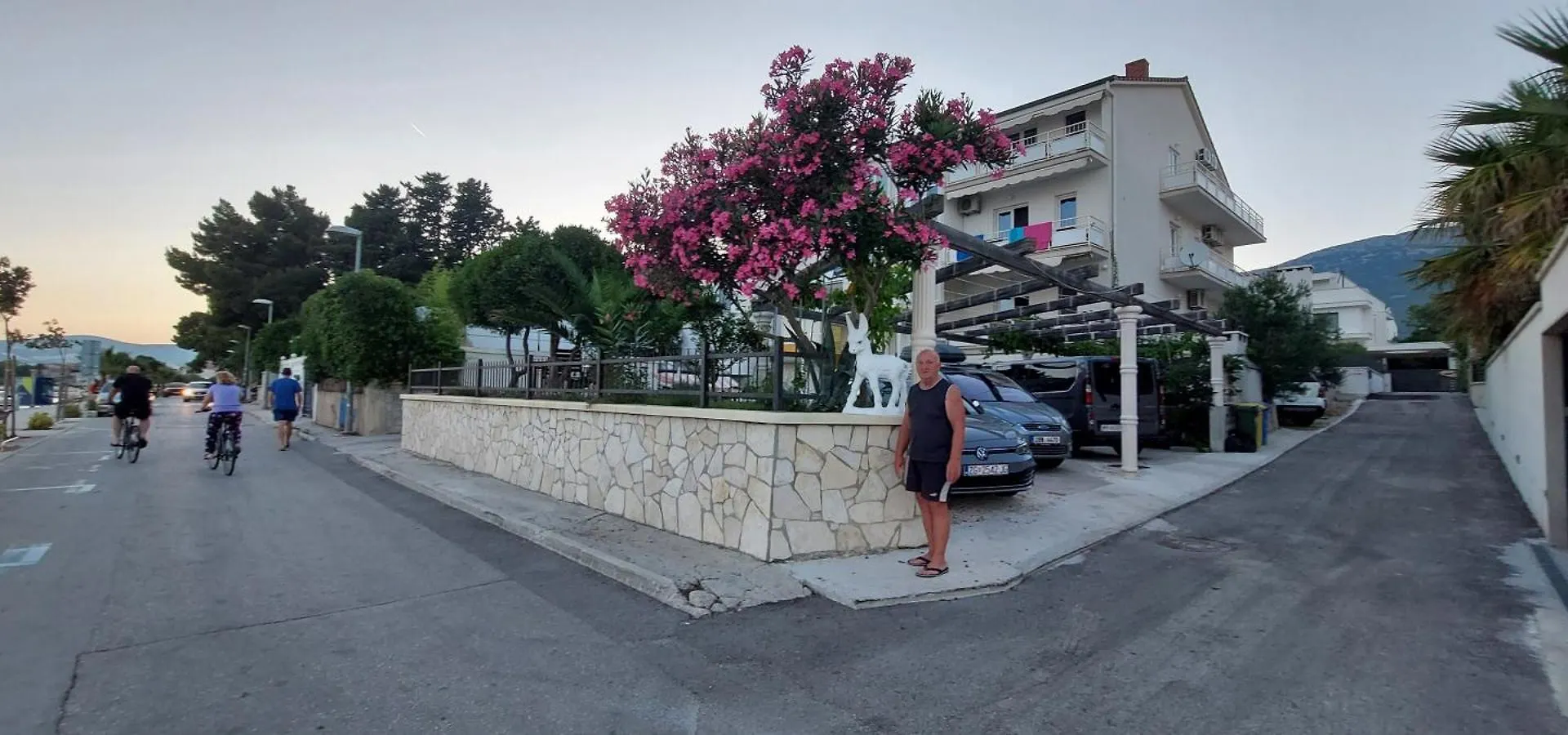 Apartment Apartman Ll S Pogledom I Izmedu Splita I Trogira Su Kastela Dalmacija Hrvatska