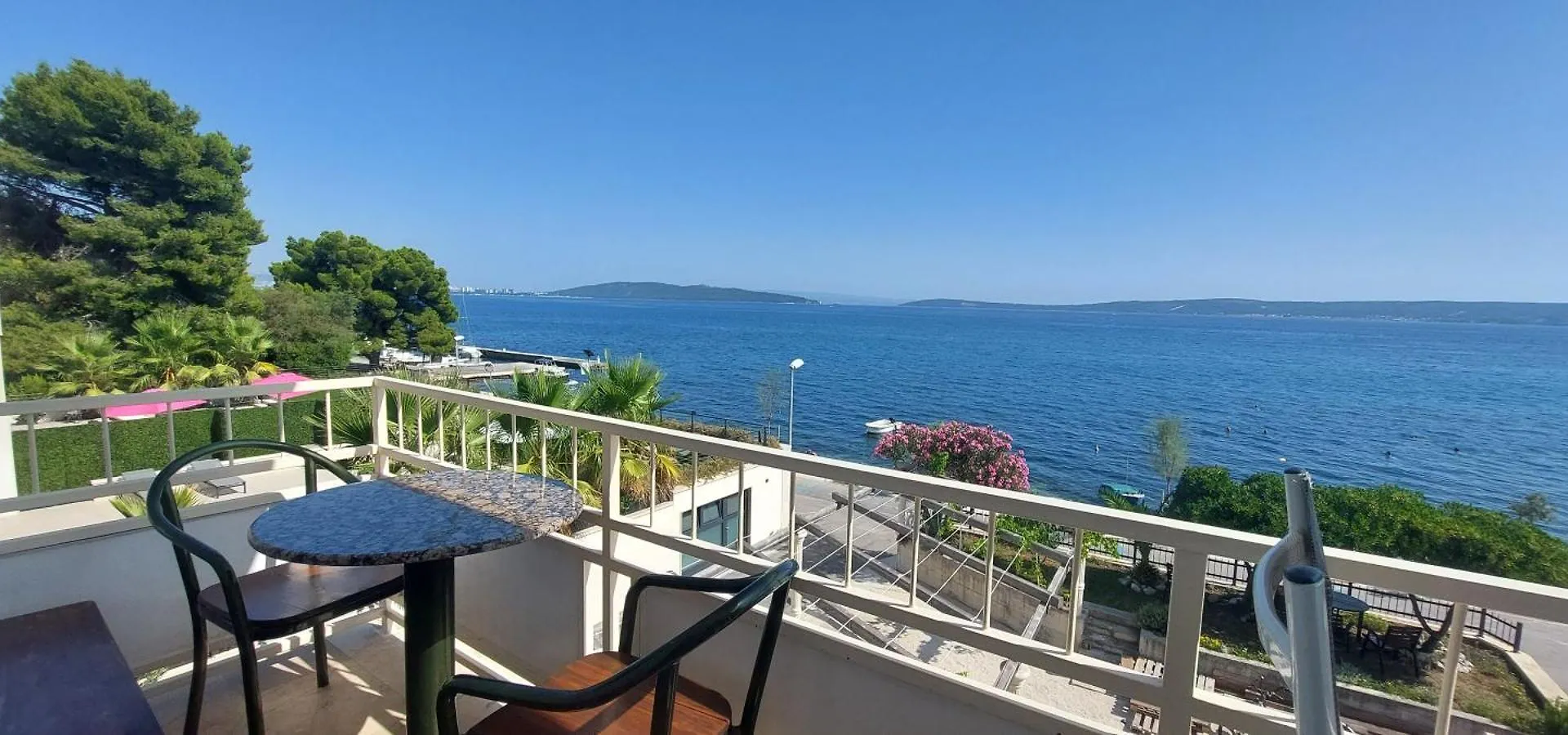 Apartment Apartman Ll S Pogledom I Izmedu Splita I Trogira Su Kastela Dalmacija Hrvatska